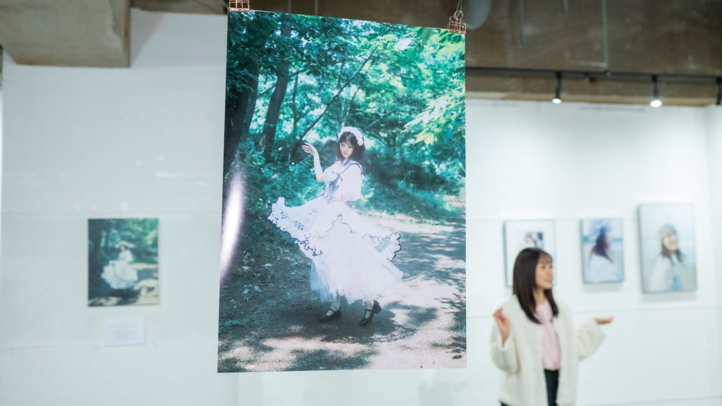 「宮田愛萌写真展『＃6E0304』」取材会より