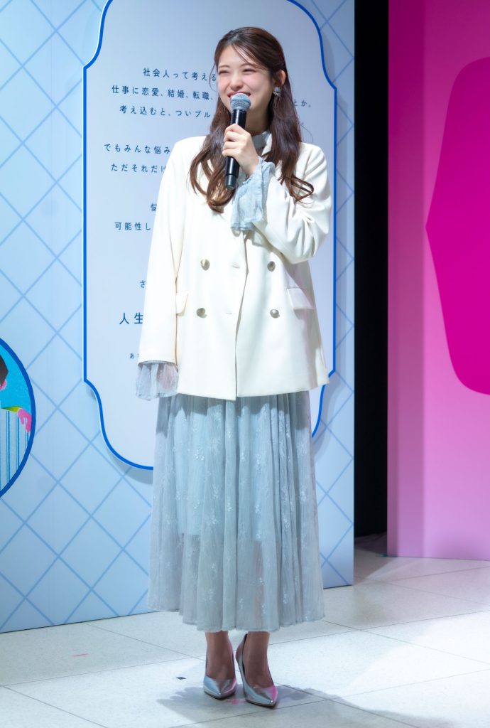 松村沙友理が日本生命『＃みんなの社会人ブルー展』オープニングイベントに出席