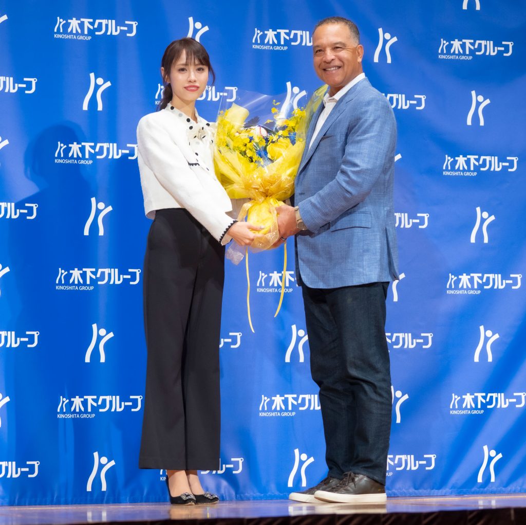 木下グループ新CM発表会に出席した『ロサンゼルス・ドジャース』デーブ・ロバーツ監督