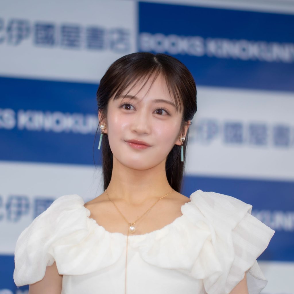 NMB48川上千尋ファースト写真集『永遠未遂』(徳間書店)発売記念取材会より