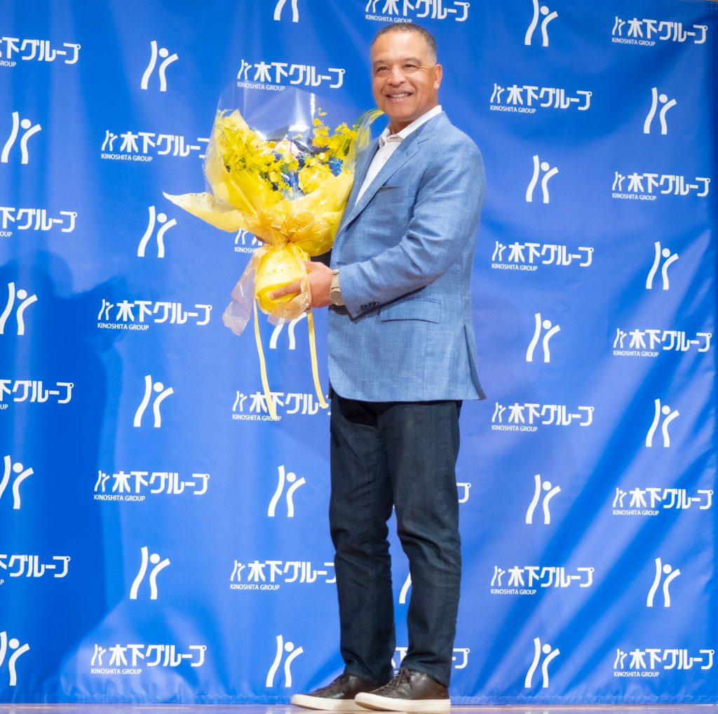 木下グループ新CM発表会に出席した『ロサンゼルス・ドジャース』デーブ・ロバーツ監督