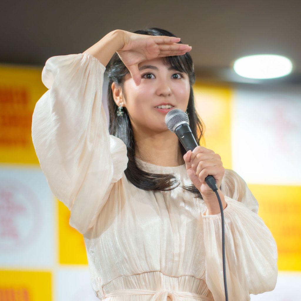 福井梨莉華が1st写真集『あいの道しるべ』発売記念取材会に出席