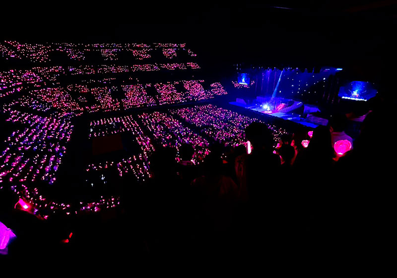 アンコールも含め両日27曲を披露。佐々木舞香がボブへアにイメージチェンジして登場し、両日SNSでも話題となり盛り上がりを見せました