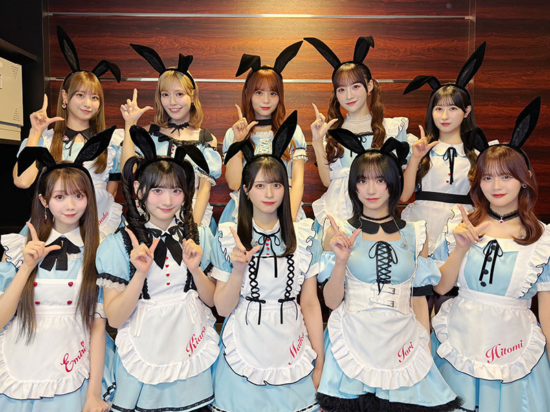 10月27日にはTBS系「CDTVライブ！ライブ！」におかわり出演し、話題の新曲『ラブソングに襲われる』をフル尺にて披露しました