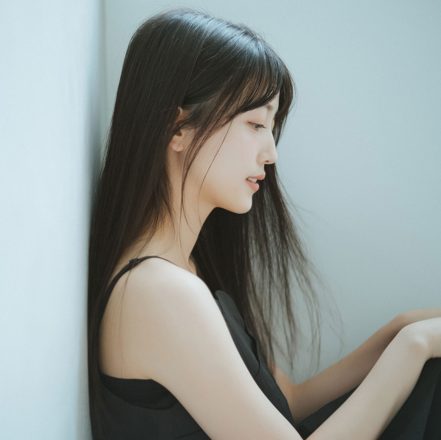 卒業迫る乃木坂46 久保史緒里、透明感あふれるグラビアショット｜BUBKA