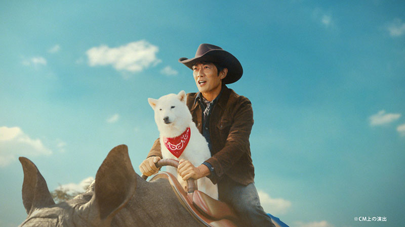 ソフトバンク株式会社新テレビCM「スマホデビュー祭」篇に出演する反町隆史