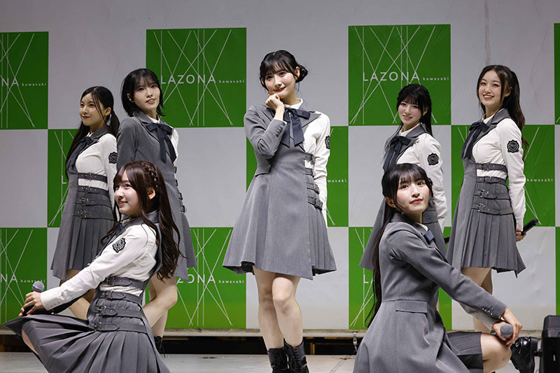 Rain Tree 3rdデジタルシングル「好きだよとどっちが先に言うのか？」リリースイベントより『元気予報』を披露