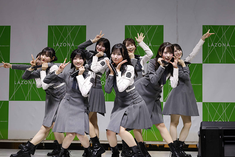 Rain Tree 3rdデジタルシングル「好きだよとどっちが先に言うのか？」リリースイベントより『恋愛変格活用』を披露