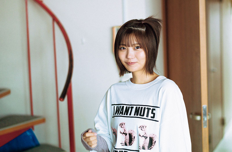 『週刊少年マガジン52号』(講談社)に登場している乃木坂46・中西アルノ