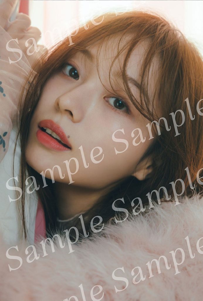 乃木坂46・梅澤美波2nd写真集『透明な覚悟』よりタワーレコード限定特典ポストカード/ピンク×もふもふでかわいさ指数MAX♡ガーリーな雰囲気が新鮮