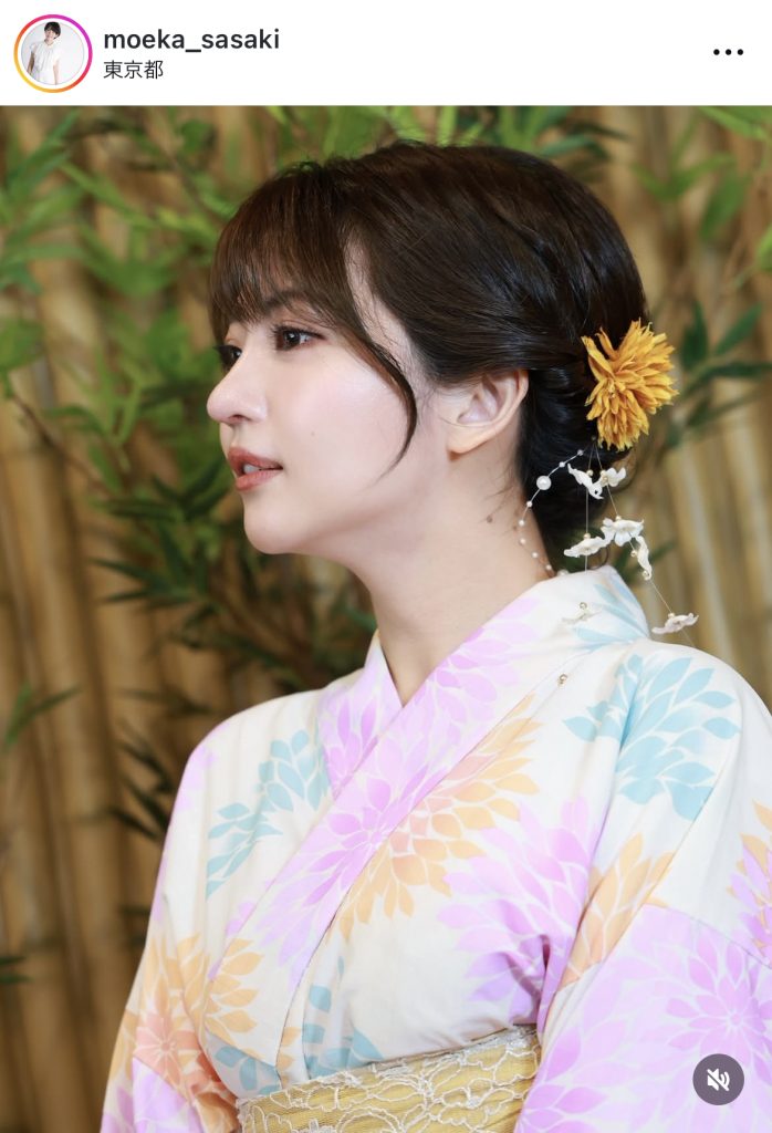 横顔も美しい佐々木萌香