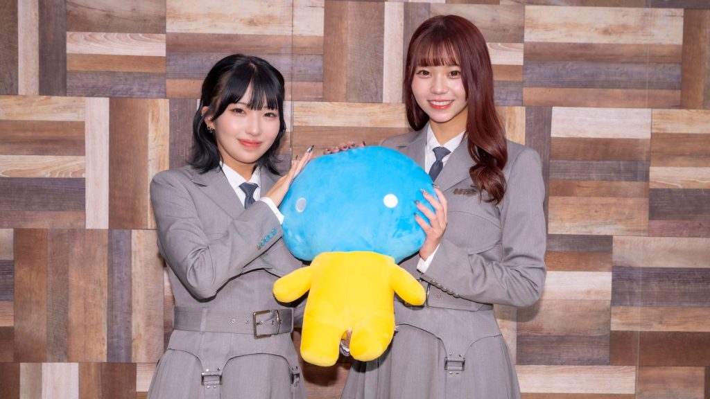 スカッピーをなでなで…WHITE SCORPION・NAVIとNICO