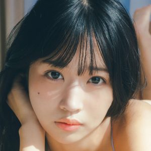 二十歳初撮り…大人な姿をフィルムに!新たな一面を引き出すグラビアショット