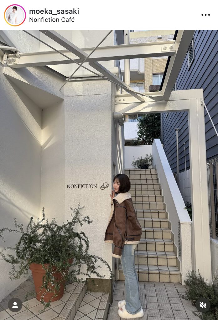 ラフな服装での1コマ