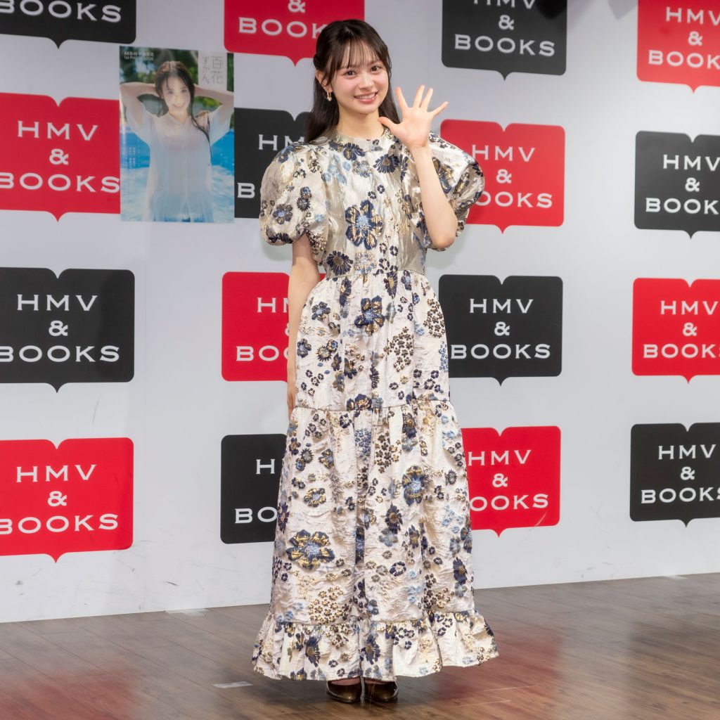 AKB48・伊藤百花1stフォトブック『百花ずかん。』発売記念取材会より
