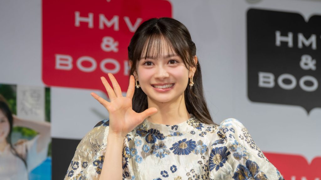 AKB48・伊藤百花1stフォトブック『百花ずかん。』発売記念取材会より