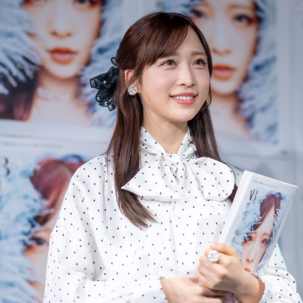 AKB48小栗有以が1stフォト＆スタイルブック『AB型の左利き』発売記念取材会に出席