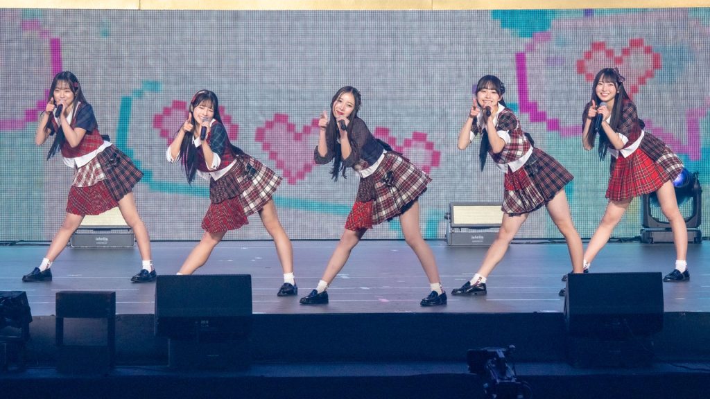 「AKB48 20th Year Live Tour 2025 in 日本武道館 ~あの頃、青春でした。これから、青春です~ リクエストアワーセットリストベスト20」より