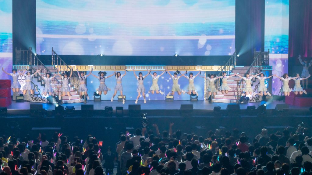 「AKB48 20th Year Live Tour 2025 in 日本武道館 ～あの頃、青春でした。これから、青春です～ リクエストアワーセットリストベスト20」より『あの夏の防波堤』