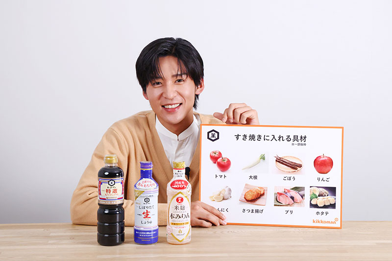 インタビューに応じる目黒蓮