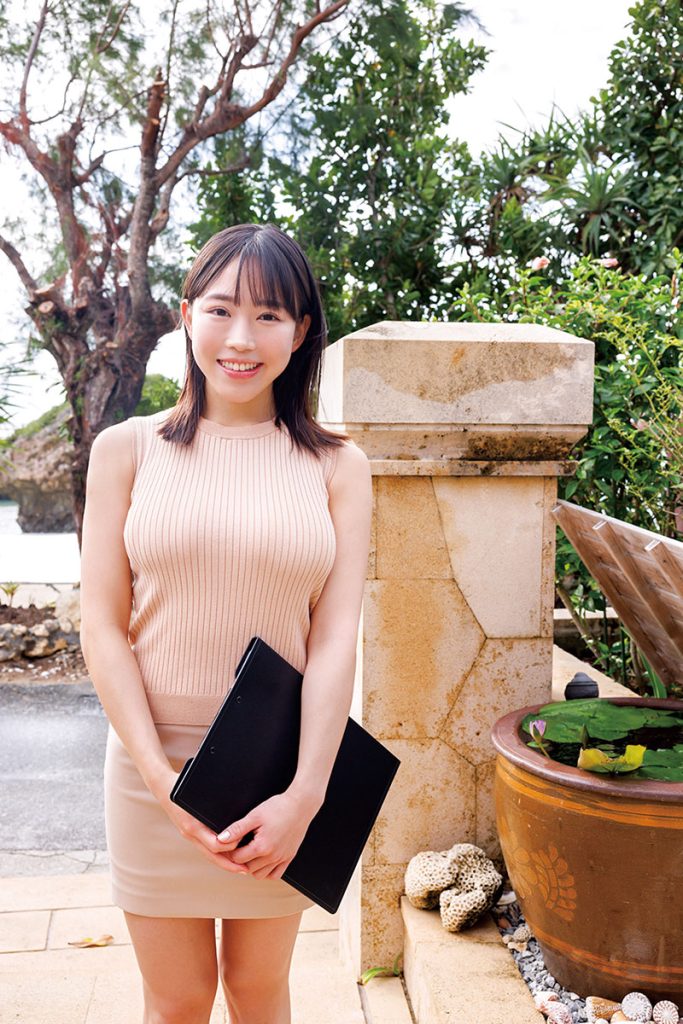 グラビアアイドル仲根なのかイメージDVD「私と契約しませんか?」より