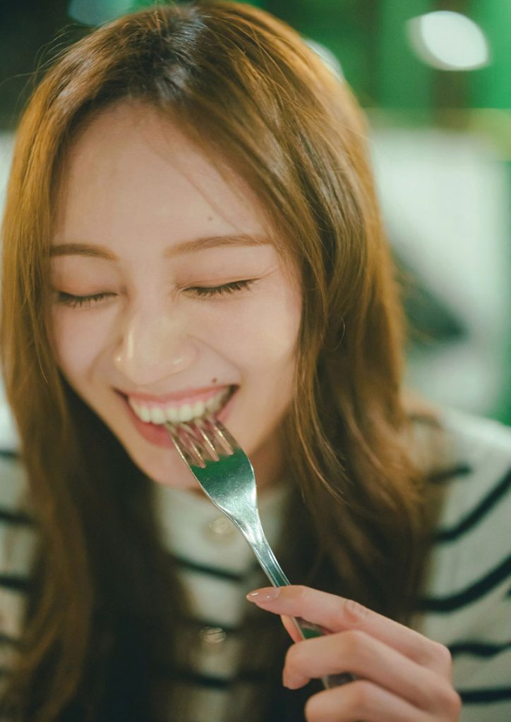 乃木坂46・梅澤美波2nd写真集『透明な覚悟』(光文社)楽天ブックス限定版裏表紙