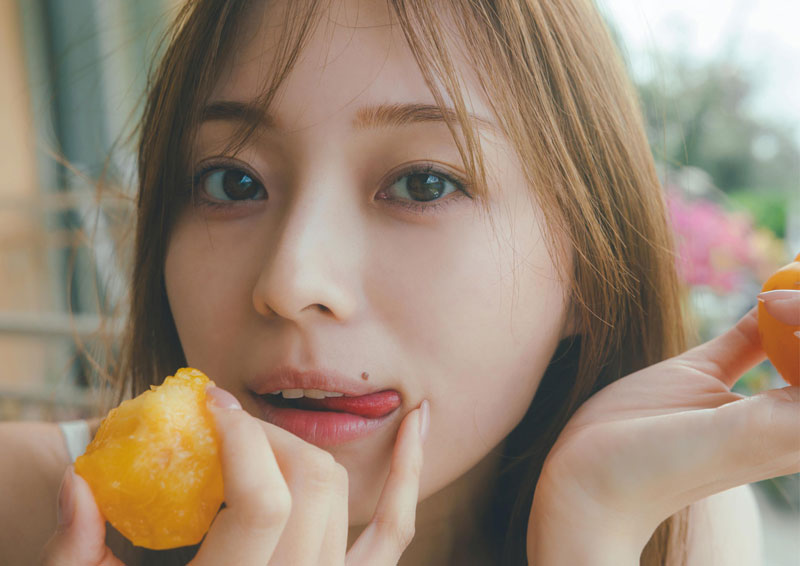 乃木坂46・梅澤美波2nd写真集『透明な覚悟』(光文社)より、HMV＆BOOKS SHIBUYAで行われるパネル展に展示されるスイーティー梅ちゃん