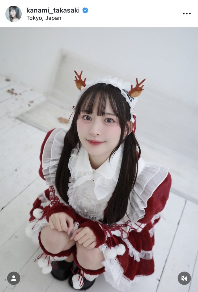 クリスマスのコスプレ姿もキュート