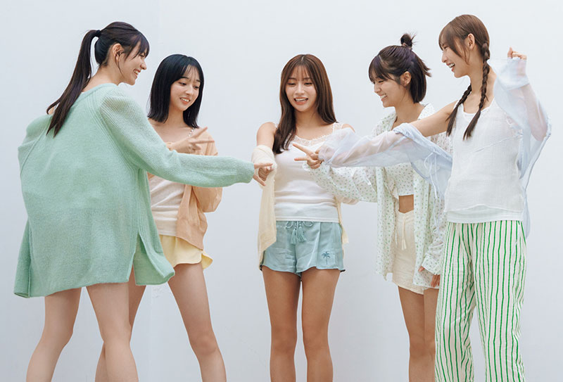 『週刊少年マガジン6号』に登場している神山みれい、あのん、渚のん、花城奈央、北野瑠華