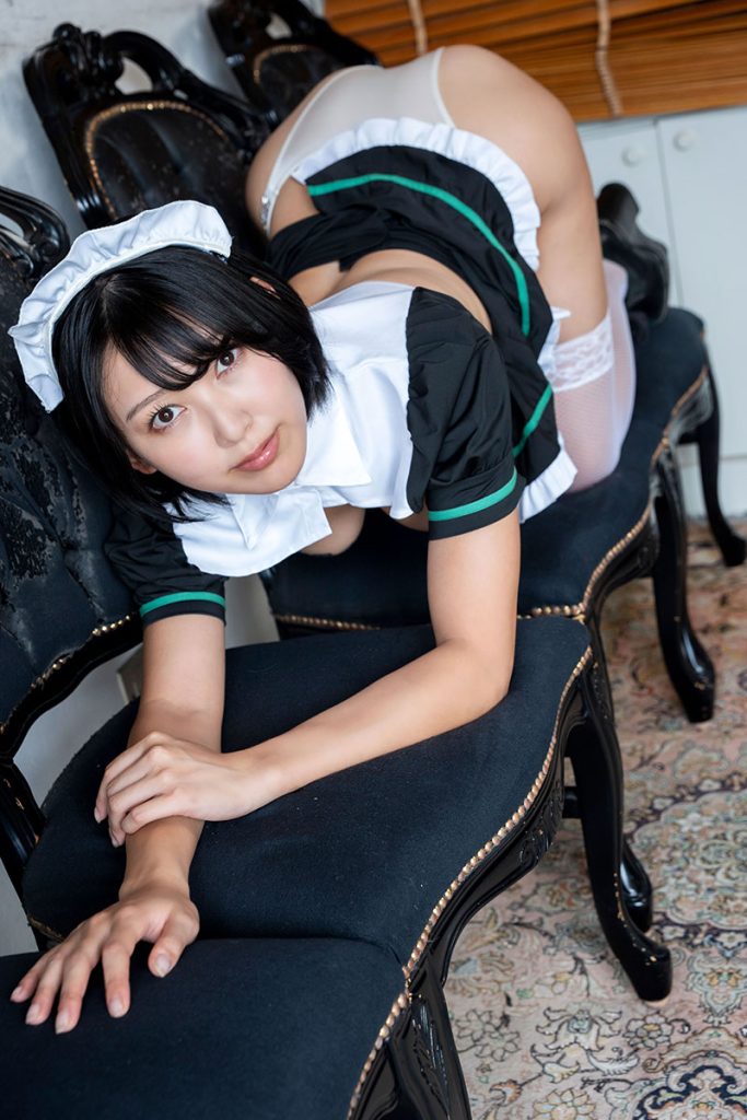 グラビアアイドル咲村良子イメージDVD「秘書のご褒美」より