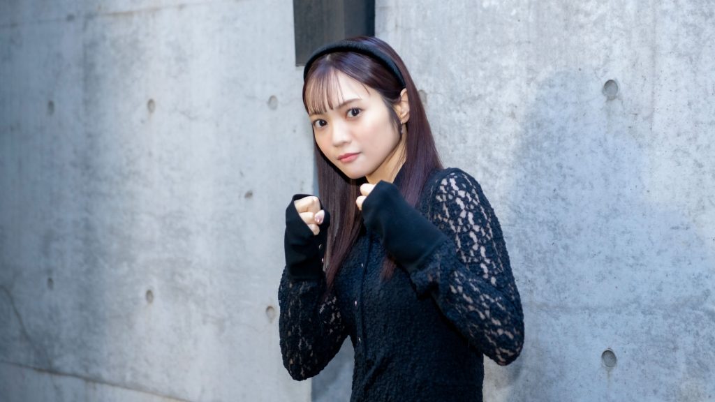 1st写真集『Lilas』を発売する宮田愛萌