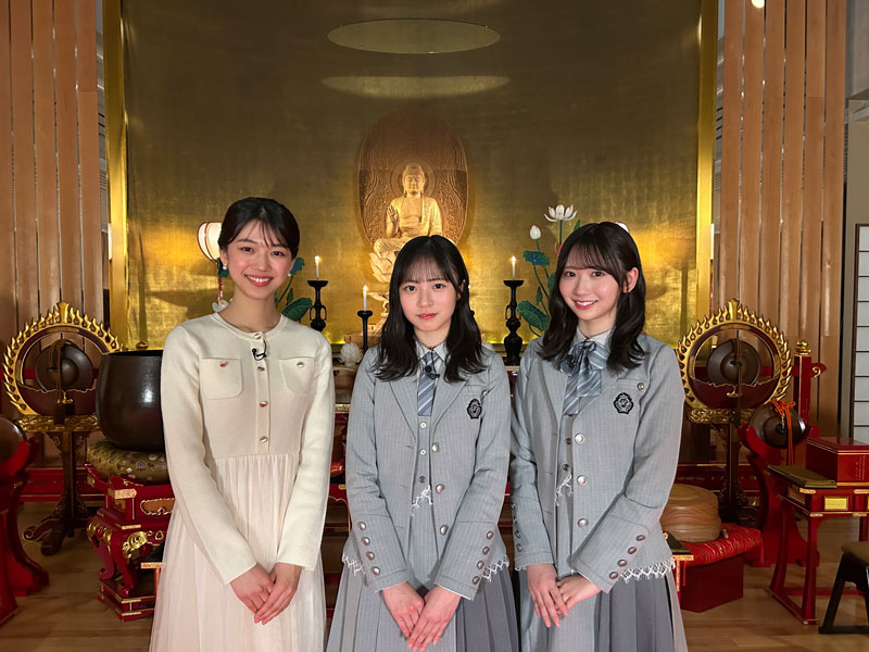 『怪奇ファイル2026冬 見えてしまった…招かれざるモノたち』に出演する日向坂46・正源司陽子と藤嶌果歩、テレビ東京 齋藤陽アナウンサー