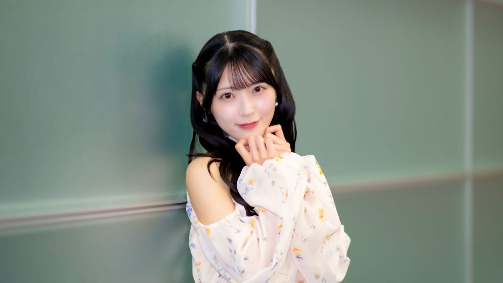 1st写真集『天使の反射角度』を発売したAKB48・佐藤綺星