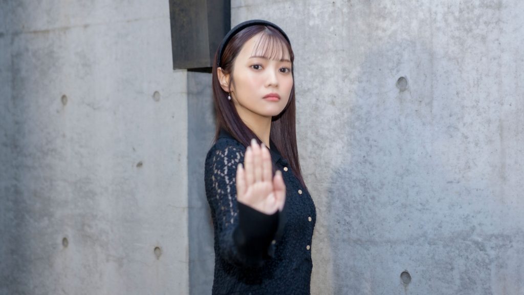 1st写真集『Lilas』を発売する宮田愛萌