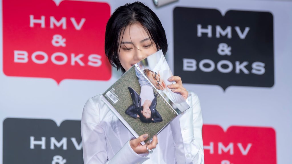 安斉星来がカレンダー発売記念取材会に出席