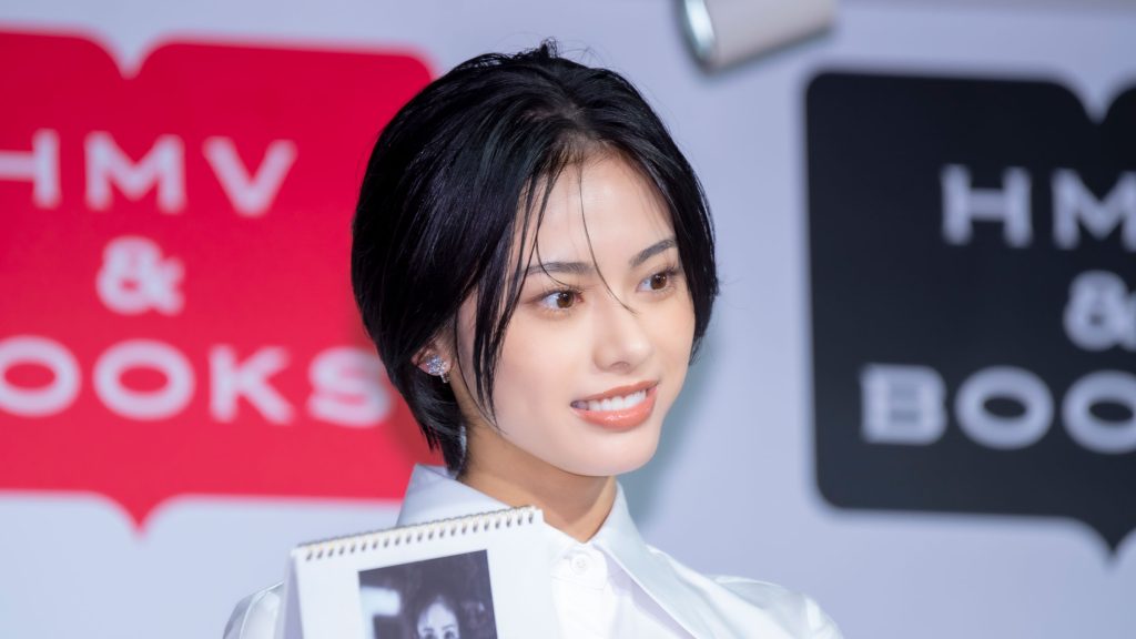 安斉星来がカレンダー発売記念取材会に出席