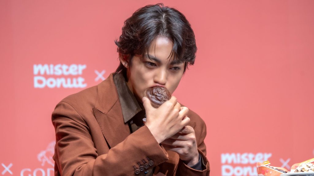 神尾楓珠が「『Mister Donut×GODIVA』新商品発表会」に出席