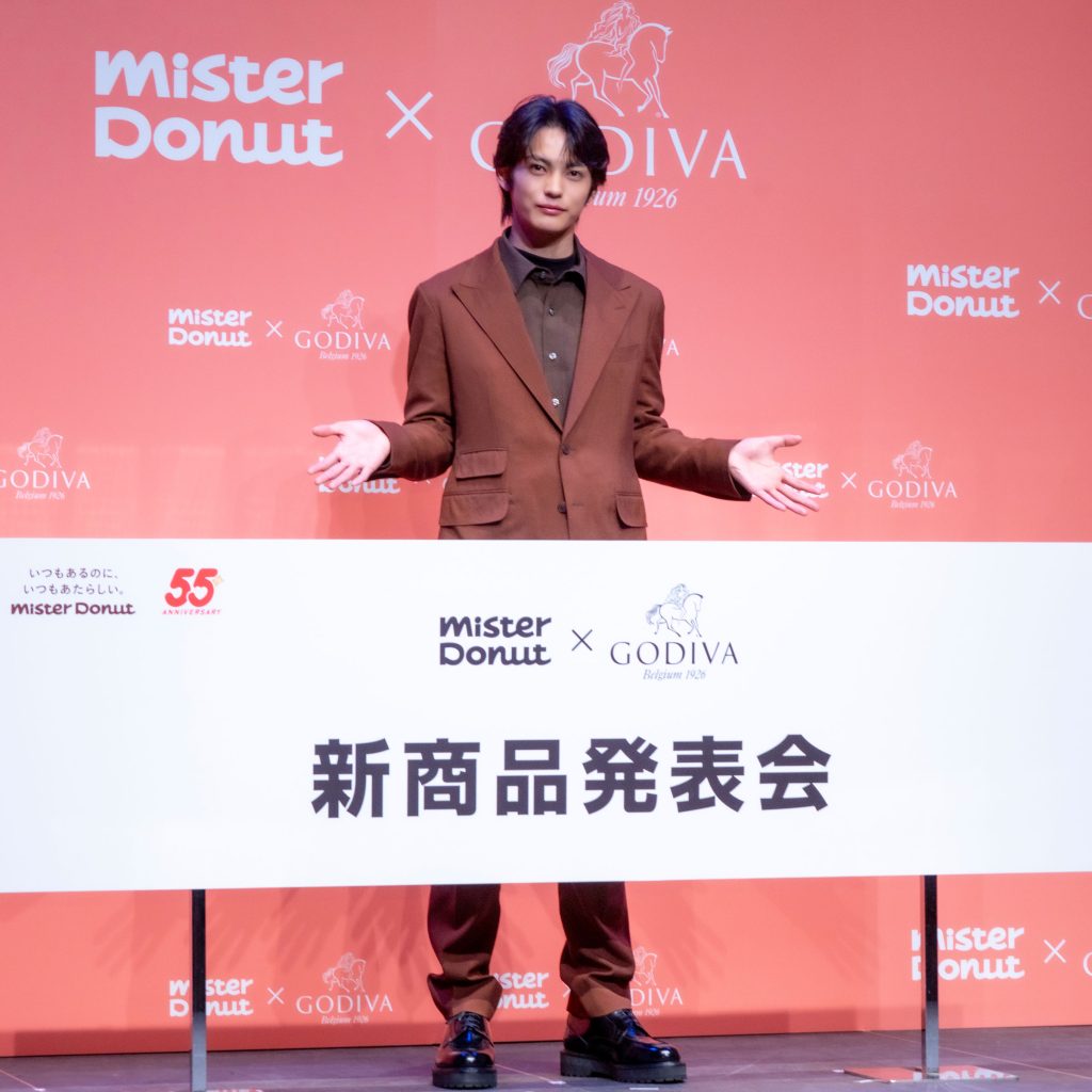 神尾楓珠が「『Mister Donut×GODIVA』新商品発表会」に出席