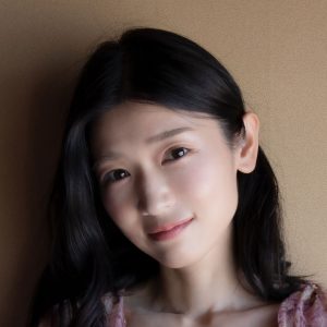 元お菓子系グラドル、10年ぶりの写真集で成熟の全てをさらけ出す