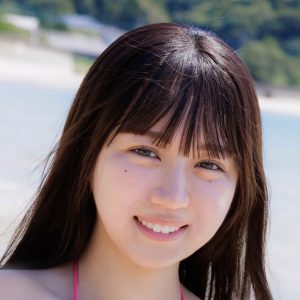 舞台女優とグラビア二刀流の美女、1st DVDで堂々の振る舞い…際立つ曲線美が鮮烈に映える