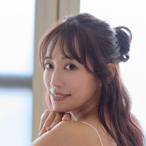 霧島聖子、ナース姿で誘惑モード全開…白衣の下に隠されたウルトラ美ボディー