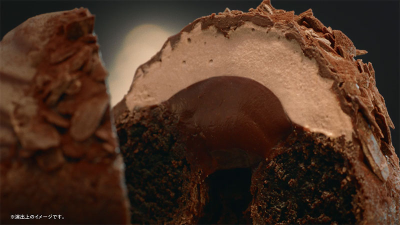 新TVCM「Mister Donut×GODIVA『甘やかしていい日。』篇」より