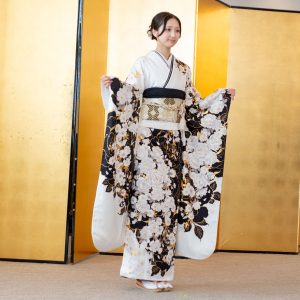 AKB48迫由芽実、自分へのご褒美も大人っぽく「美顔器を買ったり…」