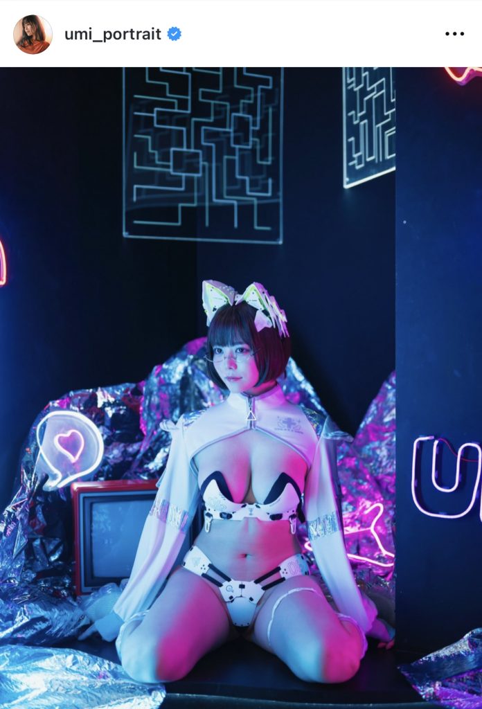 冬コミ限定写真集「あらわ。」で見せたキュートで色っぽい1枚