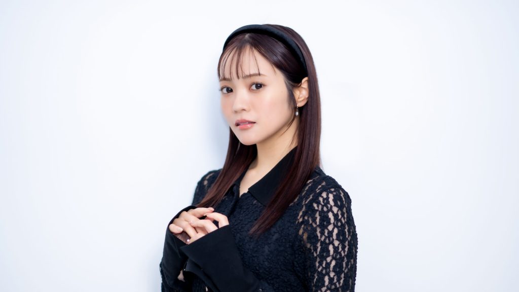 1st写真集『Lilas』を発売する宮田愛萌