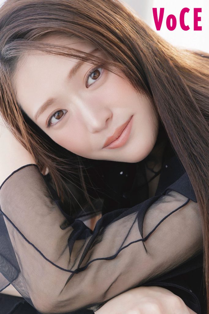 『VOCE3月号』より