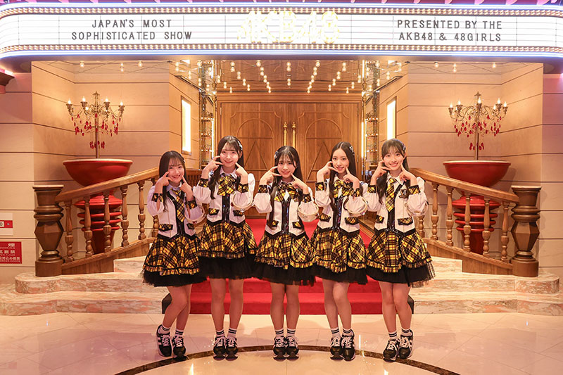 AKB48『手をつなぎながら』公演より