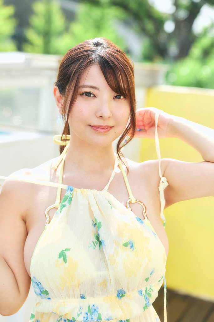 グラビアアイドル花井美理トレーディングカード「花井美理～SECRET LOVE～」より