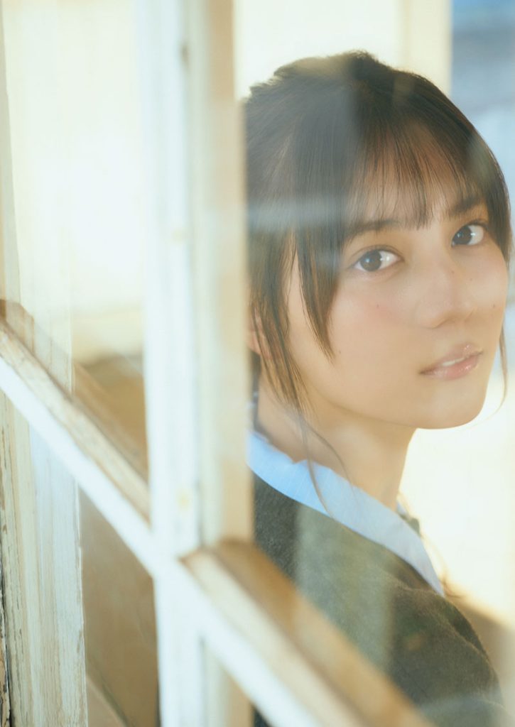 『週刊少年マガジン10号』(講談社)に登場している日向坂46・小坂菜緒