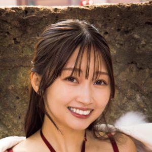 SNSで話題のJカップアイドルがこぼれ落ちそうなグラビア披露